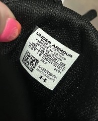 Under Armour Charged Assert Running Shoes size 6.5Y/Women’s 7.5/8, Black +Silver
