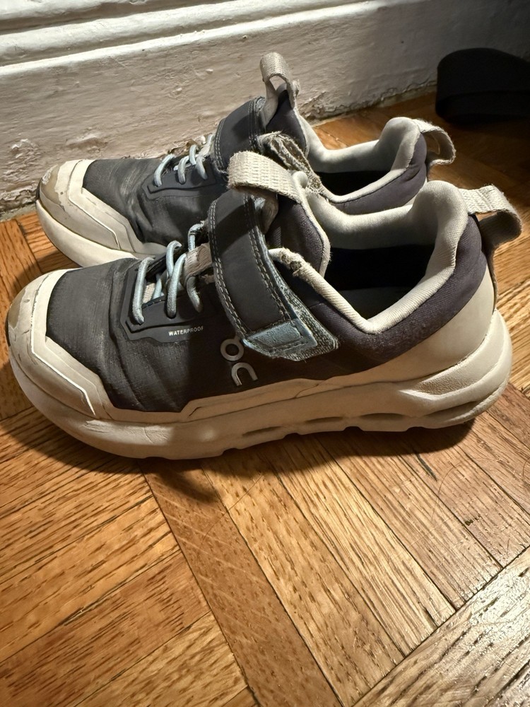 On Kids Cloudhero Waterproof (Little Sneaker, Eclipse/Pearl Size 11 Unisex