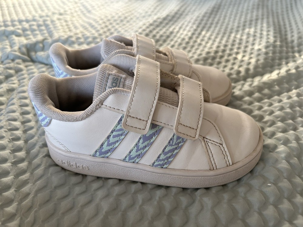 Kids Adidas Shoes Size 8.5K
