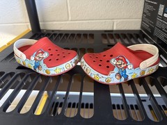 Super Mario Bros Crocs Junior Size 9 Kids Limited Edition Red Star Coins Slip On