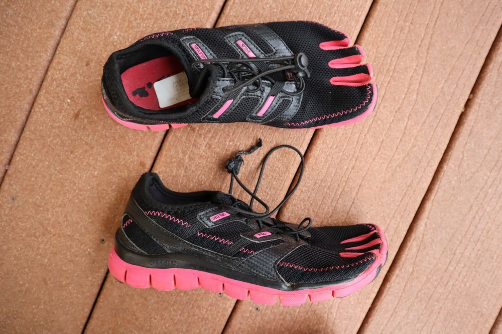 Black & Pink Textile & Synthetic FILA SKELETOES Athletic Shoes Big Kids US 6