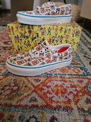 (Where’s Waldo) Postage Vans Era Multi color size 12 kids