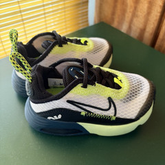 Nike Air Max Unisex Toddler Sneaker US 5 White/Black Neon Green Blue Lace-Up