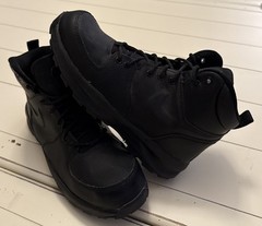 Nike Manoa Leather Hiking Boots Youth Size 7Y Black Trail Snow Kids BQ5372-001