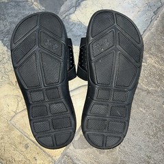 Under Armour Kids Ignite Slides Size 11k Foam Padded Sandals Black US 3Y