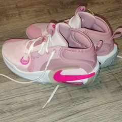 Nike Air Zoom Crossover 2 Kids Mid Top Pink/White Basketball Sneakers 5Y