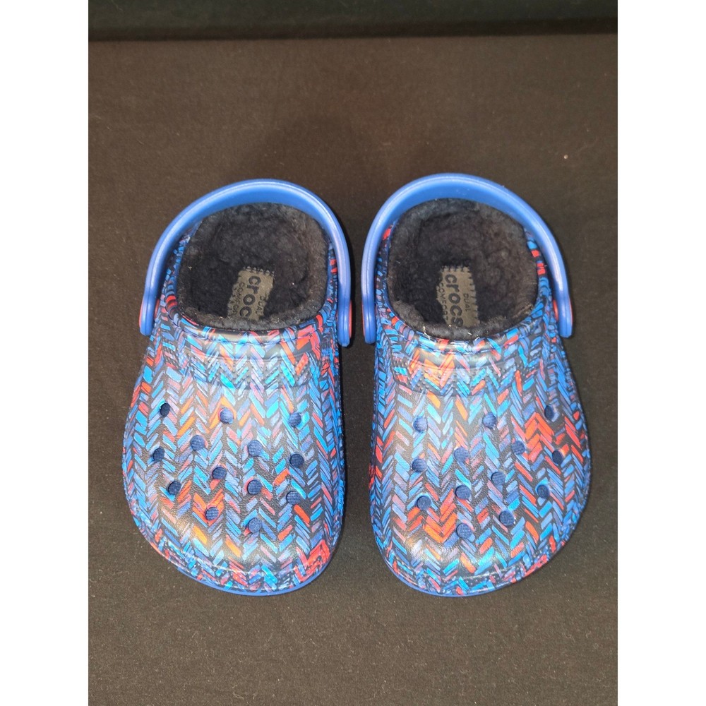Crocs Lined Clogs Blue Multi Chevron Pattern Kids Size 6 Cozy Winter