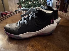 Under Armour Grade School Jet ’21 Basketball Shoes Black/Blue/Pink, 12.5K New