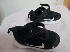 Nike Tanjun Toddler Shoes Black White Hook and Loop Size 6C