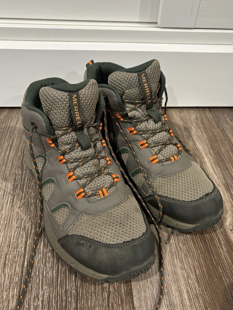 Merrell Oakcreek Mid Waterproof hiking boots Size Youth 6