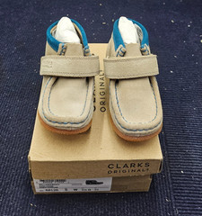 CLARKS Wallabee Booties Sand Combi Size 6W Toddler Shoes Suede