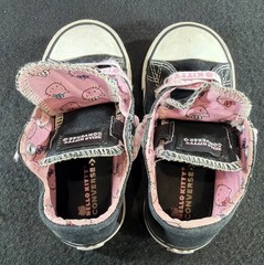 Converse Hello Kitty x Chuck Taylor All Star Madison Ox Black Size 11.5 Kids EUC