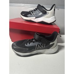 New Balance Kid Rave Run V2 Hook and Loop Running Shoe Sz 1.5 X-Wide