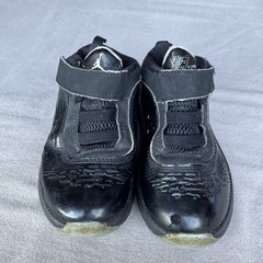 Size 9c – Jordan Dub Zero Black Graphic Sneakers