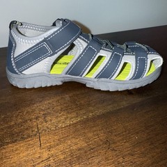 EDDIE BAUER Child Kid’s SANDALS Size 11 Closed Toe Hiking Camping UNISEX