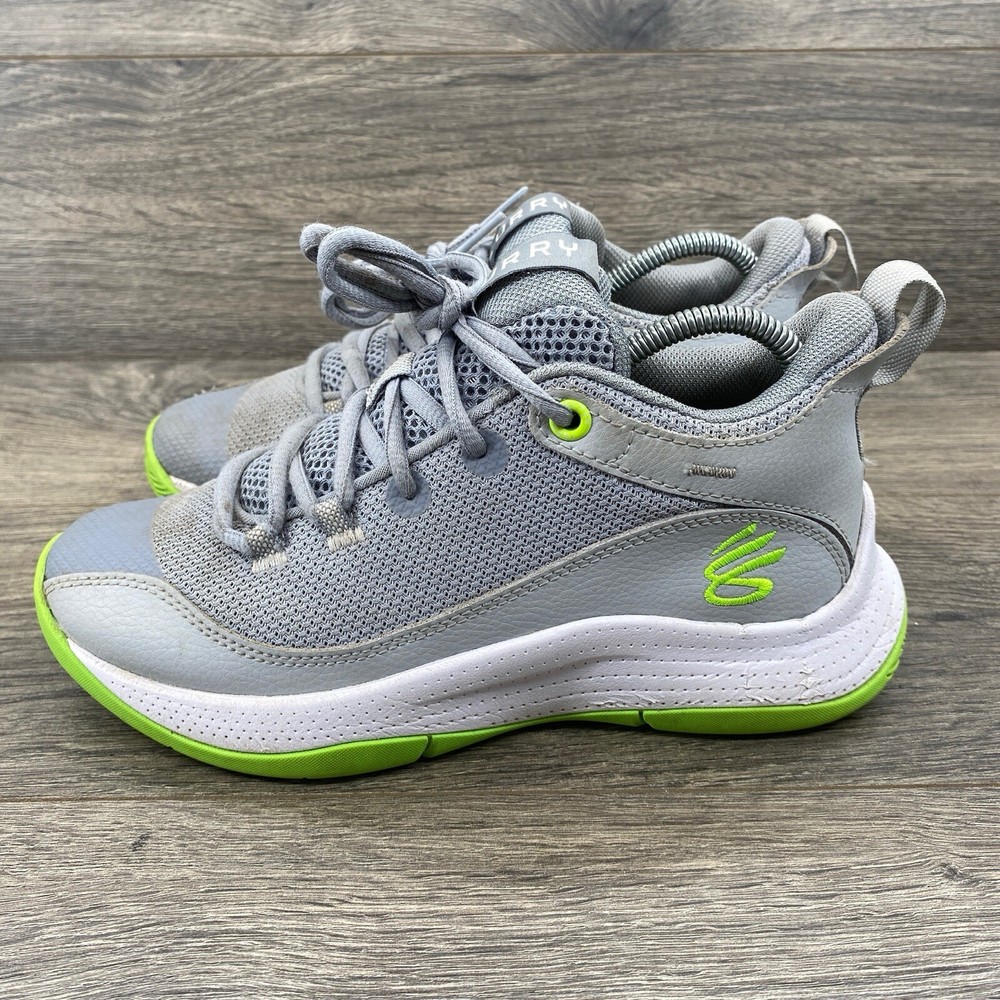 Under Armour Steph Curry 3Z5 Youth Shoe size 3.5 Y Gray Green 3023530