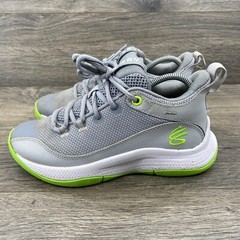 Under Armour Steph Curry 3Z5 Youth Shoe size 3.5 Y Gray Green 3023530
