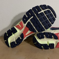 Nike Vomero 5 Barely Volt MidnIght Navy GS – Size 6.5Y