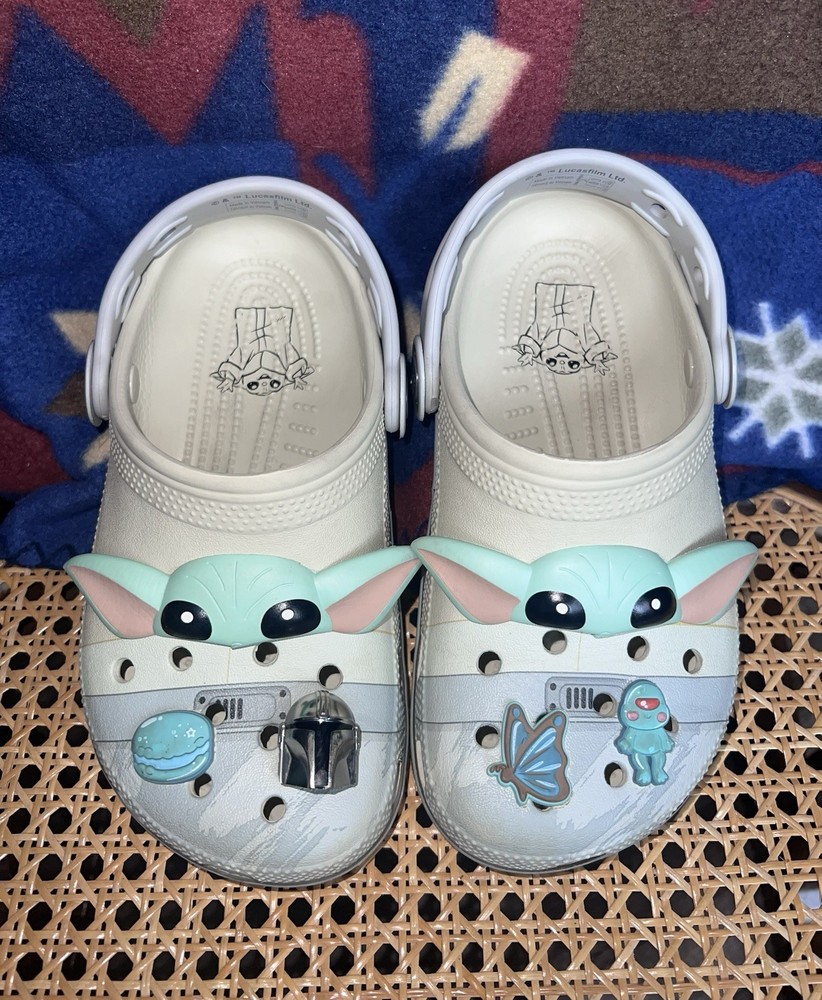 Crocs Grogu Classic Clog Star Wars Mandalorian Baby Yoda Kids Size J2