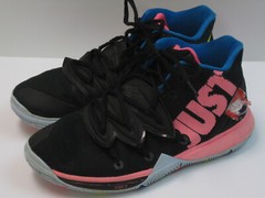 Nike Kyrie Just Do It Kid’s Size 5.5Y Black/Pink/Blue Basketball Shoes 8949