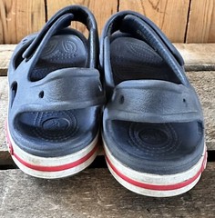 Crocs Crocband open toe Sandals Kid’s Sz J- 1 Blue