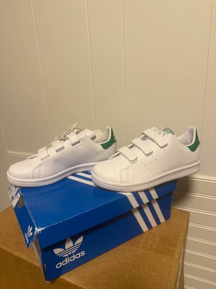 Adidas Stan Smith . New with box