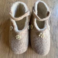 SATCH&SOL Handmade Artisan Wool Felt Mary Jane Slippers Kid Sz 13 Foral Mongolia