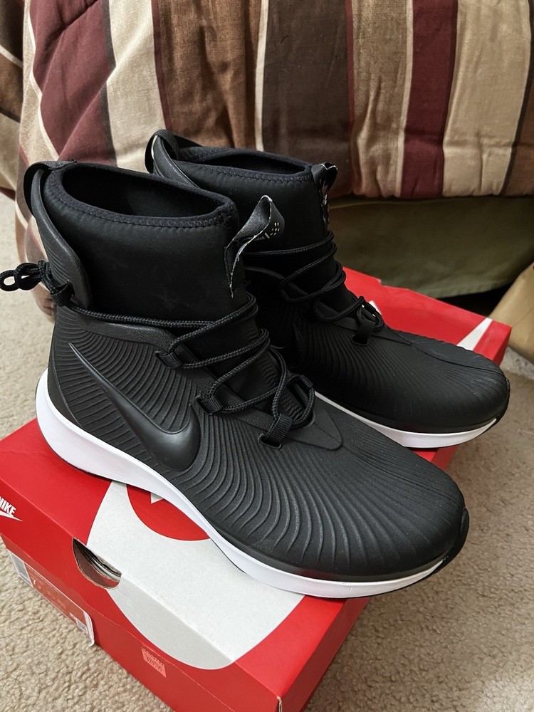 Nike Binzie Outdoor Boots Size 7Y