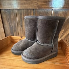UGG Brown Sheepskin Shearling Style Mid-Calf Pull-On Round Toe Boot Toddler 6