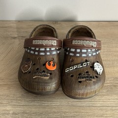 Crocs Star Wars Chewbacca Copilot Clogs Kids J1 Youth Brown Limited Edition