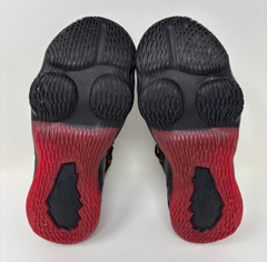 Nike Infrared Lebron 17 Black Red size 5.5Y BQ5594-006