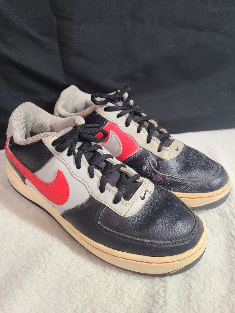 Nike Air Force 1 ’07 LV8 Kids Size 6Y Black & Red (DJ9993-001)