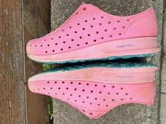 Native Robbie Sugarlite Pink Slip On Shoes Kids Size J1 Lightweight Waterproof