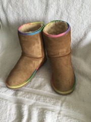 Ugg Australia Classic Short Chestnut Brown Suede Winter Boots SN 1006063KSize 4Y
