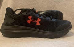 Size 3.5 (GS) – Under Armour Surge 2 Low Black Red