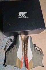 sorel Youth Out N About Classic Waterproof Boot size 5 stone green alpine Tundra