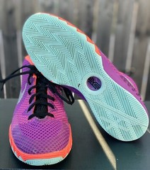 NIKE KYRIE 1 (GS) BERRY METALLIC SILVER ATHLETIC SHOE – #717219-508 – SIZE 7Y