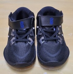NIKE KYRIE INFINITY TD BLACK METALLIC SILVER SIZE 6C CHILD/TODDLER [DD0333-005]