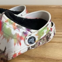 Crocs Kids Classic Lined Clog Tie Dye Fur Lined Shoes J 1 Casual Comfort Unisex