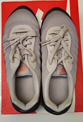Nike Air Max Invigor GS Gray Orange Comfort Sneakers Boys‘ Size 6.5Y 749572-019