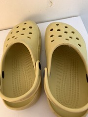 Crocs Kids Crocband Clogs Yellow Unisex Size Mens 1 Women 3 Slip On Sandals