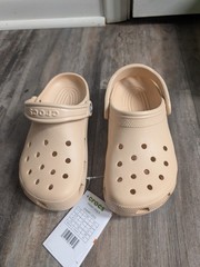 NEW in BOX Crocs Classic Clogs K In Shitake Beige Tan Big Kid’s Size j4 NIB 4