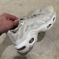 Nike Youth Size 4 Air Max Plus White Sneakers CW7044 100 *DISTRESSED*