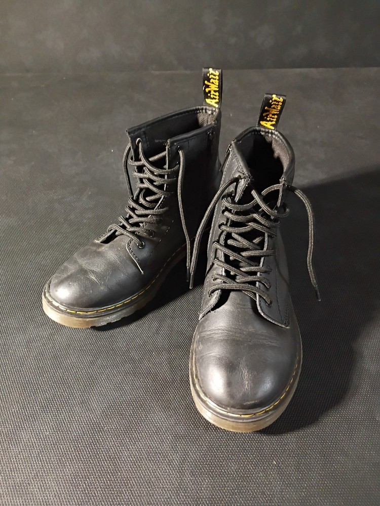 Doc Martens Ankle High Zip Up Youth Size 4m Black Boots Air Wair Leather