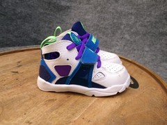 Nike Air Trainer Huarache Kids Size 6C White Athletic Shoes Sneakers CJ0410-400