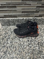 Reebok Zig Kinetica Red/Black FX0810 Size 3.5 Kids
