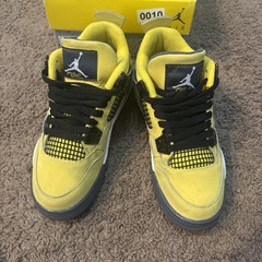 Air Jordan (GS) 4 Retro „LIGHTNING“ 2021 – Size 5Y – 408452 700 (4220-34)