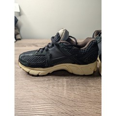 Nike Zoom Vomero 5 Black Sesame White FD0533-010 Women’s Size 5.5 Shoes
