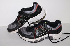 Nike TRun 5 Running Shoes, #443990-007, Black/Silver/Red, US 5 Youth