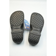 Hot Wheels Kids Clogs Sandals – Size US 2.5/3.5 EU 34/35 – New with Tags